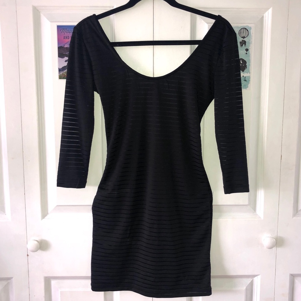 3/4 SLEEVE BODYCON DRESS W/ SHEER SLEEVE DETAILING